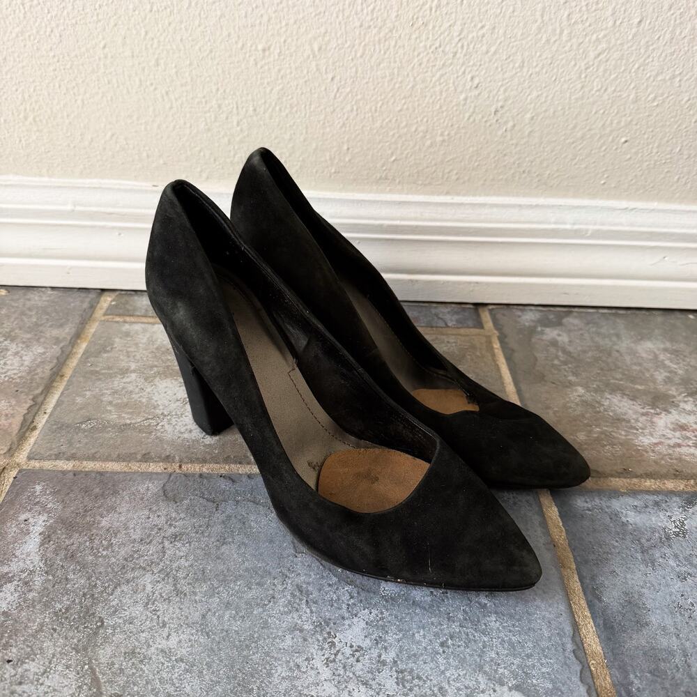 Tahari Ava Black Suede Pumps Womens 8.5 Block Heel Pointed Toe - Picture 3 of 8